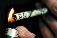 Повышение акциза на сигареты принесло 100 млрд руб. в бюджет РФ в 2015г.
