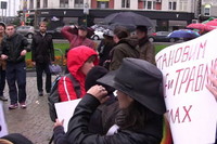 Представители ЛГБТ сообщества поддержали пикеты против дискриминационных увольнений учителей