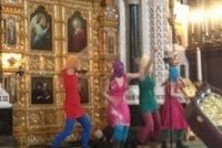 Устроившим «панк-молебен» в храме Христа Спасителя грозит до 7 лет тюрьмы
