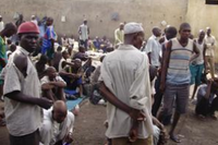 В Камеруне психически больной заключенный сбежал из тюрьмы и поджег дом своей семьи