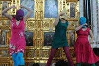В Москве поймали исполнительниц «панк-молебна» в храме Христа Спасителя