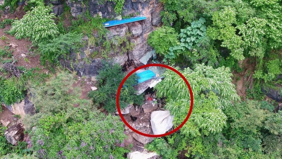 Беглого преступника нашли через 17 лет в пещере с помощью дронов