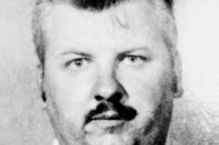 ДНЕМ – КЛОУН, НОЧЬЮ – УБИЙЦА