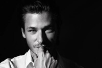 ЗНАМЕНИТЫЙ ФРАНЦУЗСКИЙ АКТЕР ГАСПАР УЛЬЕЛЬ ПОГИБ, КАТАЯСЬ НА ГОРНЫХ ЛЫЖАХ. ЕМУ БЫЛО 37 ЛЕТ…