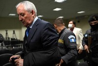 ЕЩЕ ДВОЕ ЭКС-ПРЕЗИДЕНТОВ ОТПРАВИЛИСЬ НА НАРЫ