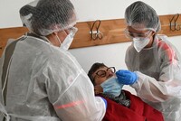 ШТРАФЫ, ТЮРЬМА, ЭЛЕКТРОННЫЙ БРАСЛЕТ… – КАК СТРАНЫ НАКАЗЫВАЮТ НАРУШИТЕЛЕЙ УСЛОВИЙ ИЗОЛЯЦИИ