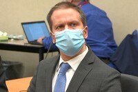 БЫВШИЙ ПОЛИЦЕЙСКИЙ ДЕРЕК ШОВИН ПРИГОВОРЕН К 22 С ПОЛОВИНОЙ ГОДАМ ТЮРЬМЫ ЗА УБИЙСТВО АФРОАМЕРИКАНЦА ДЖОРДЖА ФЛОЙДА