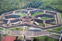 «ФЛЕРИ-МЕРОЖИ» – САМАЯ БОЛЬШАЯ ТЮРЬМА ЕВРОПЫ