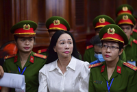 БИЗНЕС-ЛЕДИ, ПОХИТИВШАЯ БОЛЕЕ 12 МИЛЛИАРДОВ ДОЛЛАРОВ, ПРИГОВОРЕНА К СМЕРТНОЙ КАЗНИ