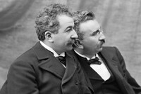 28 ДЕКАБРЯ 1895 ГОДА: ДЕНЬ, КОГДА СОСТОЯЛСЯ ПЕРВЫЙ ПЛАТНЫЙ КИНОСЕАНС