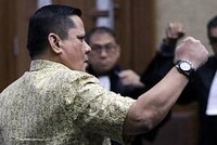 НАПОЛЕОН БОНАПАРТ ОСУЖДЕН ЗА КОРРУПЦИЮ