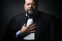 ФРАНЦИЯ: УСПЕШНЫЙ АДВОКАТ НАЗНАЧЕН МИНИСТРОМ ЮСТИЦИИ