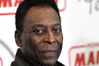 ПЕЛЕ ЖИВЕТ «ЗАТВОРНИКОМ»