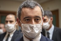 ЖЕРАЛЬД ДАРМАНЕН ХОЧЕТ ЛИШИТЬ СТАТУСА БЕЖЕНЦА РАДИКАЛИЗОВАННЫХ ИЛИ СОВЕРШАЮЩИХ ПРАВОНАРУШЕНИЯ ИНОСТРАНЦЕВ