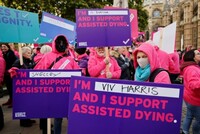 В ВЕЛИКОБРИТАНИИ БОРЮТСЯ ЗА ЭВТАНАЗИЮ