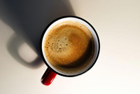 УЧЕНЫЕ УТВЕРЖДАЮТ, ЧТО КОФЕ ПОМОГАЕТ БОРОТЬСЯ С БОЛЕЗНЬЮ АЛЬЦГЕЙМЕРА