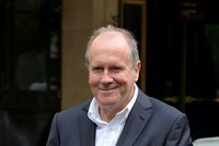 БРИТАНСКИЙ ПИСАТЕЛЬ НАШЕЛ ДОМ… АГЕНТА 007