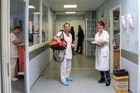 ЛЕЧЕНИЕ В ТЮРЬМЕ: ТРУДНОЕ СОСУЩЕСТВОВАНИЕ