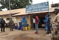 ГВИНЕЯ: СИСТЕМАТИЧЕСКОЕ ИСПОЛЬЗОВАНИЕ ПРЕДВАРИТЕЛЬНОГО ЗАКЛЮЧЕНИЯ ПОСТАВЛЕНО ПОД СОМНЕНИЕ