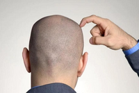 ПАРИКМАХЕРА-НАРКОТОРГОВЦА ПОДВЕЛИ… ЛЫСЫЕ