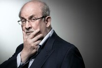 ЧТО ИЗВЕСТНО О НАПАВШЕМ НА ЗНАМЕНИТОГО ПИСАТЕЛЯ САЛМАНА РУШДИ ЗЛОУМЫШЛЕННИКЕ?