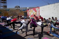 КАК ЙОГА МЕНЯЕТ ТЮРЬМУ