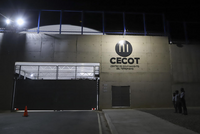 «МЕГАТЮРЬМА» В САЛЬВАДОРЕ: ОСОБО СУРОВЫЕ УСЛОВИЯ СОДЕРЖАНИЯ