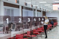 Самыми востребованными услугами в МФЦ «Мои документы» являются регистрация права собственности на недвижимое имущество (8,6 млн обращений в I полугодии 2024 г. – более 35%), регистрация по месту пребывания (3 млн обращений или 10,8%), получение сведений о недвижимости из ЕГРН (2,2 млн  или 8,4%) и миграционный учет (1,7 млн или 6,4%)