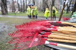 С просьбой запретить работодателям проводить субботники с обязательным участием в них сотрудников к министру труда и социальной защиты РФ Антону Котякову обратился директор Института исследования проблем современной политики Антон Орлов