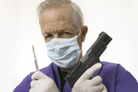 Наказание за нападение на медработников ужесточать уже некуда