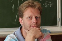 Приравнивание статуса учителя к госслужащему может оказаться рычагом воздействия на школьников