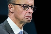 Канцлер Германии Фридрих Мерц оказался обидчивым сутяжником – до того, как возглавил правительство, он подал почти 5 000 исков в суд против граждан, которые в интернете критиковали или оскорбляли его