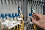 За недопуск операторов связи к объектам общей собственности многоквартирного дома или сетям связи предлагают ввести административную ответственность