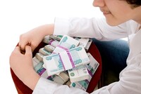 МГИМО лидирует среди российских вузов по уровню зарплат выпускников: в первые пять лет после окончания вуза они зарабатывают в среднем 165 000 руб. в месяц