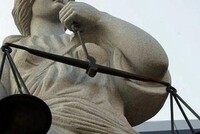 Главой СК России с согласия ВККС возбуждены уголовные дела в отношении бывших судей Арбитражного суда Иркутской области в отставке Наталии Поздняковой по ч. 4 ст. 291.1 УК РФ (посредничество во взяточничестве, совершенное в особо крупном размере) и Елены Рукавишниковой по ч. 6 ст. 290 УК РФ (получение взятки в особо крупном размере)