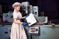 Благодаря техническому прогрессу, женщины могут осваивать ранее недоступные профессии