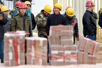 Мигранты, работающие в РФ в рамках квоты кабмина, освобождены от тестирования на знание русского языка и истории России