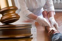 27 июля 2025 г. вступил в силу закон, расширяющий доступ к врачебной тайне осужденных за педофилию