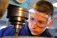 Выплату пенсии по потере кормильца предлагают сохранить за работающими подростками