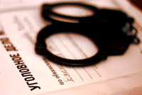 Следователи или дознаватели в ходе расследования смогут выносить постановление о приостановлении операций с денежными средствами на срок до 10 суток