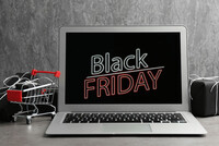 Как не стать жертвой мошенников в период массовых распродаж, разъяснил первый зампред комитета Совета Федерации по конституционному законодательству и госстроительству Артем Шейкин