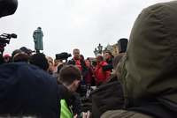 Встречи региональных и муниципальных депутатов с избирателями, а также зарегистрированных кандидатов в депутаты предложили проводить без предварительного согласования с органами исполнительной власти субъектов РФ и (или) местного самоуправления
