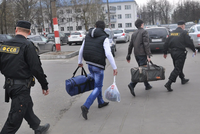 Перечень административных правонарушений, за совершение которых мигранты будут подлежать выдворению, увеличится с 22 статей КоАП до 43, заявил председатель Госдумы Вячеслав Володин в своем канале в MAX