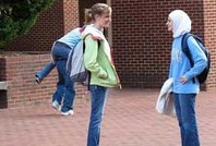 Тема ношения хиджаба - не самая важная для образовательной сферы