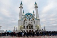КС РФ: Если региональные власти устанавливают дополнительные нерабочие и выходные дни, то должны их и оплачивать по тем же правилам, что для федеральных праздников: у тех и других общая правовая природа