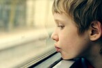 За жестокое обращение с учеником-аутистом экс-учительница Красноярской специализированной школы получила 380 часов обязательных работ