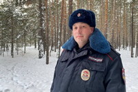 В Бурятии полицейский, спасая, 1,5 км нес на себе замерзшего мужчину