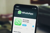 Не заблокировать, так запретить: использование WhatsApp в России все больше под вопросом