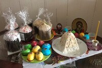 ФАС предупредила торговые сети о недопустимости роста стоимости продуктов в преддверии Пасхи, в частности, куриных яиц, кондитерских изделий, сливочного масла и других товаров, которые пользуются высоким спросом среди покупателей перед праздником