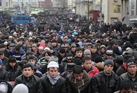 Большинство россиян хотят ограничения притока мигрантов в страну